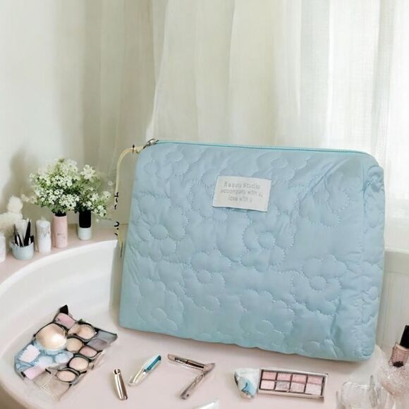Quilted Sky Blue Floral Makeup Bag NWOT - Picture 1 of 4